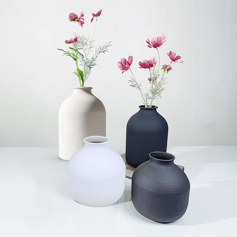 Matte Black Metal Vase – Dried Flowers, Weddings & Home Decor